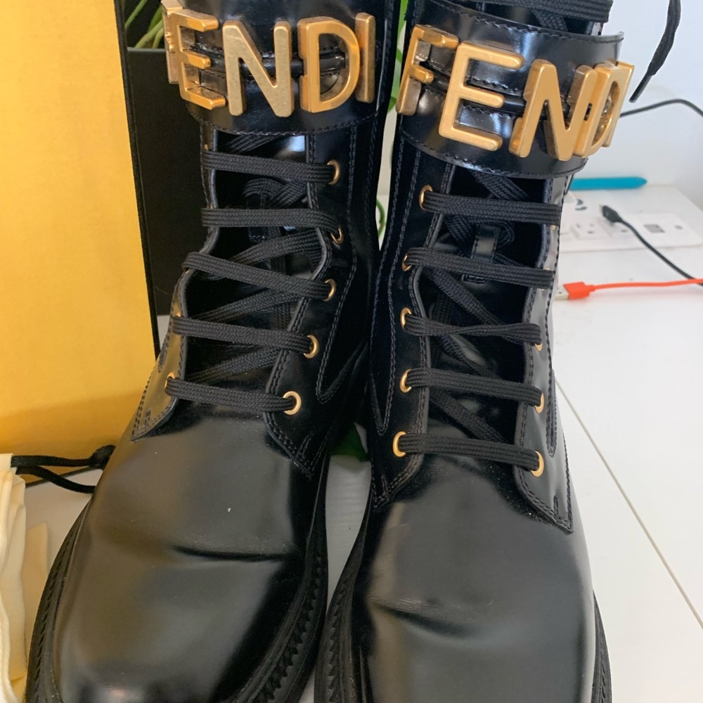 Fendi boots - Picture 3 of 15